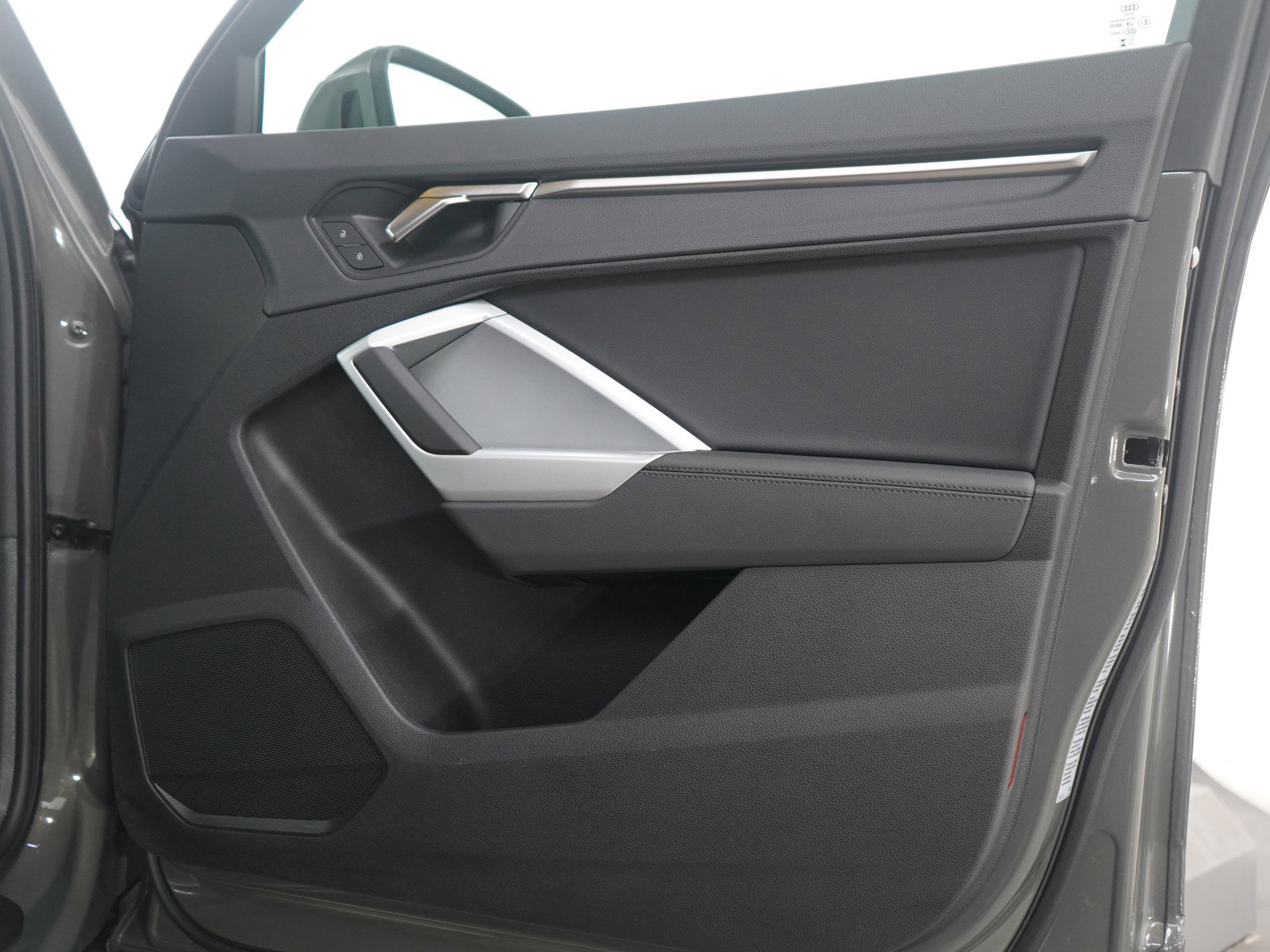 Used 2025 Audi Q3 2.0T Premium image 11