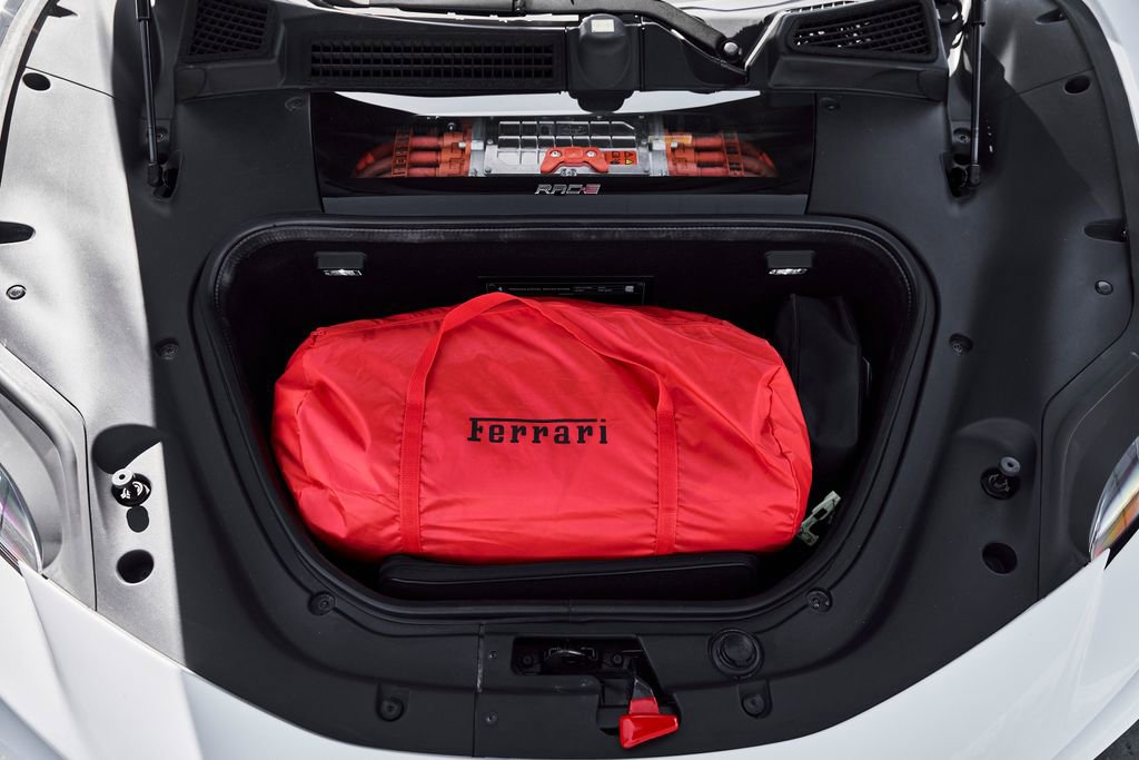 Used 2024 Ferrari SF90 Spider image 20