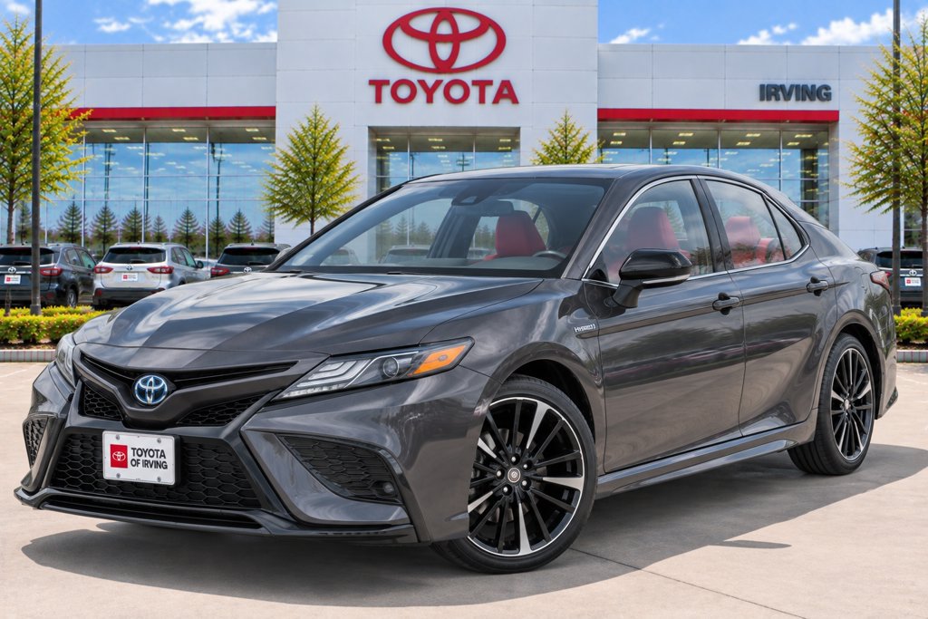 Used 2024 Toyota Camry XSE FWD image 2
