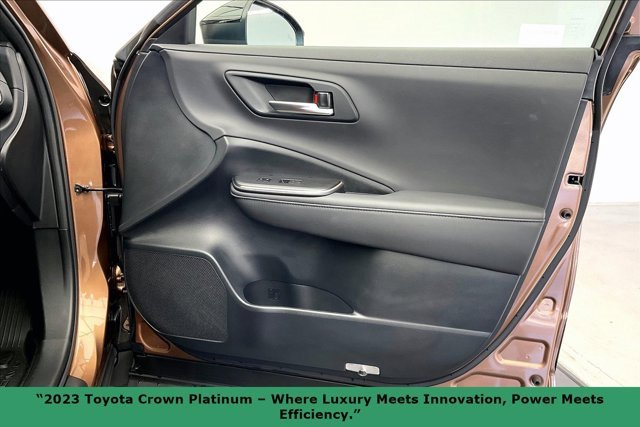 Used 2023 Toyota Crown Platinum image 27