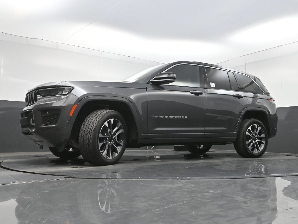 Used 2022 Jeep Grand Cherokee Overland w/ Luxury Tech Group IV RWD image 33