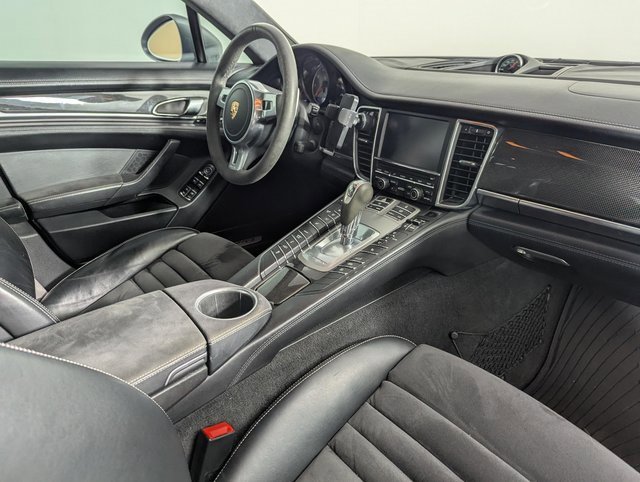 Used 2013 Porsche Panamera GTS image 30