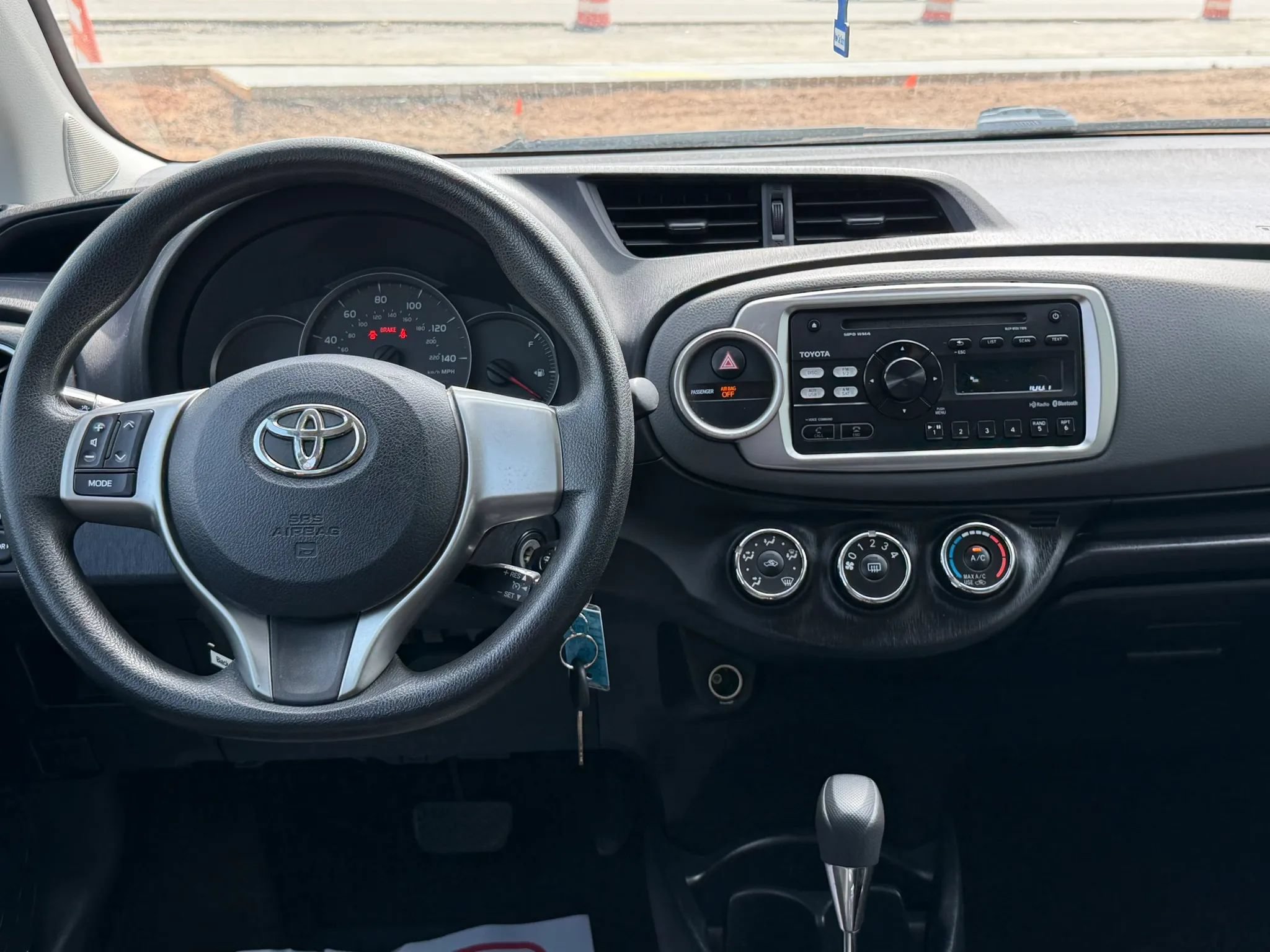 Used 2014 Toyota Yaris LE FWD image 19