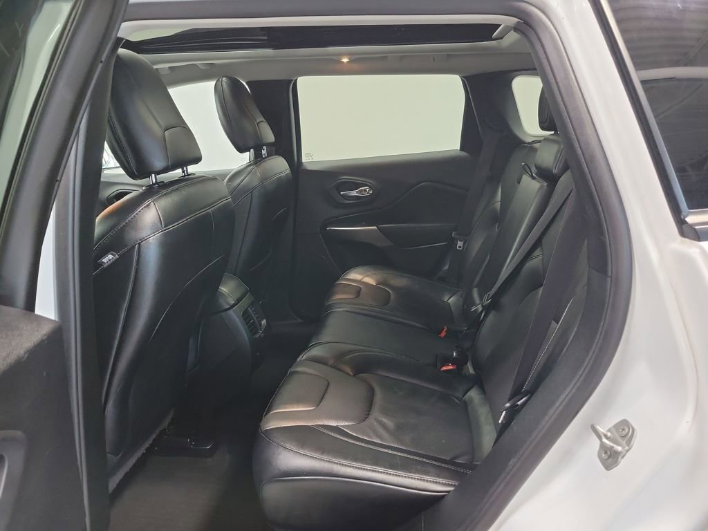 Used 2022 Jeep Cherokee Latitude Lux w/ Sun & Sound Group image 22