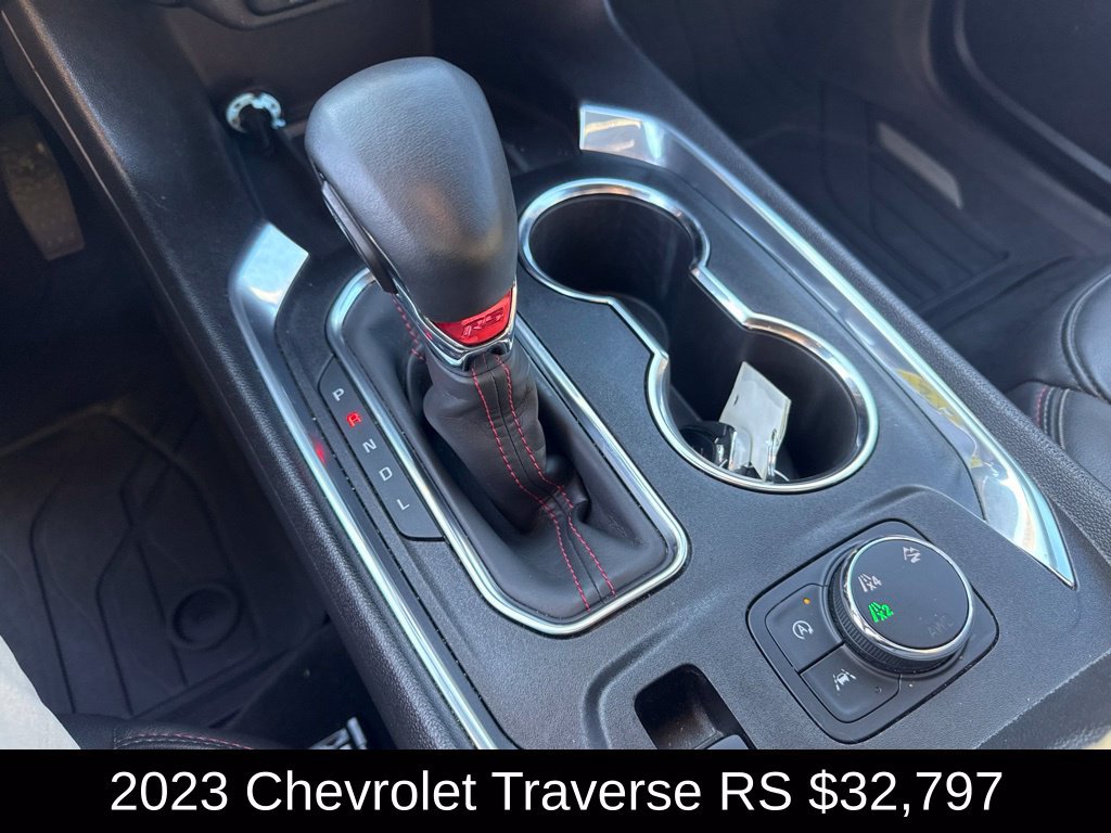Used 2023 Chevrolet Traverse RS w/ LPO, Floor Liner Package AWD/4WD image 35
