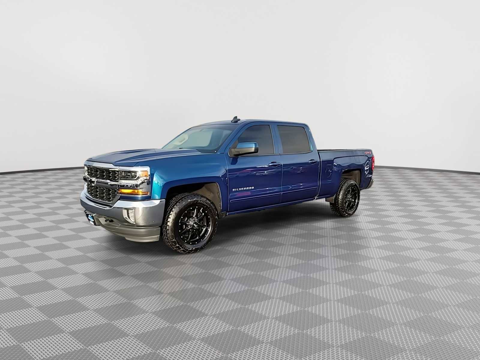 Used 2018 Chevrolet Silverado 1500 LT w/ All Star Edition image 4