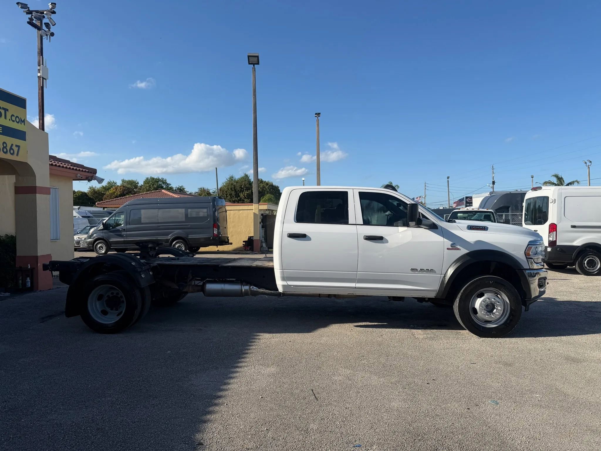Used 2020 RAM 5500 Tradesman w/ Safety Group image 6