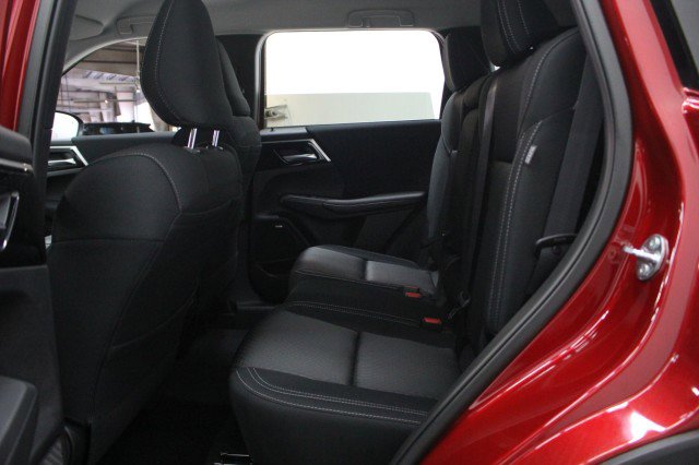New 2026 Mitsubishi Outlander ES FWD image 24