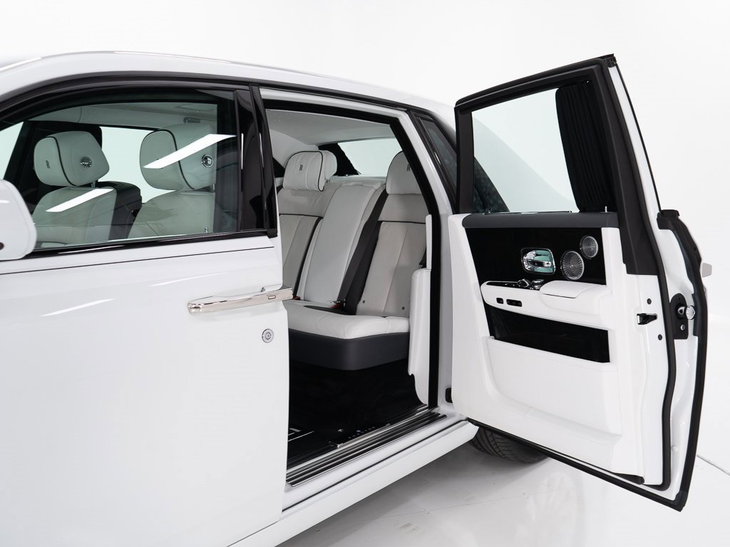 Certified 2023 Rolls-Royce Phantom Sedan image 21