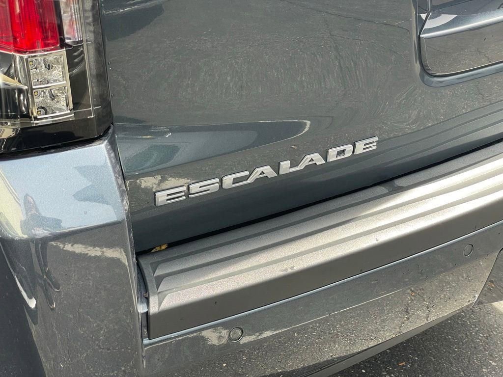 Used 2019 Cadillac Escalade Luxury AWD/4WD image 27
