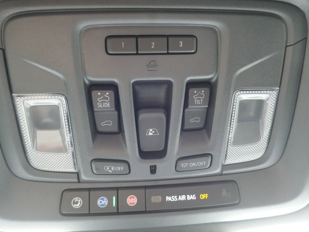 Certified 2026 Chevrolet Silverado 1500 High Country w/ Technology Package AWD/4WD image 35