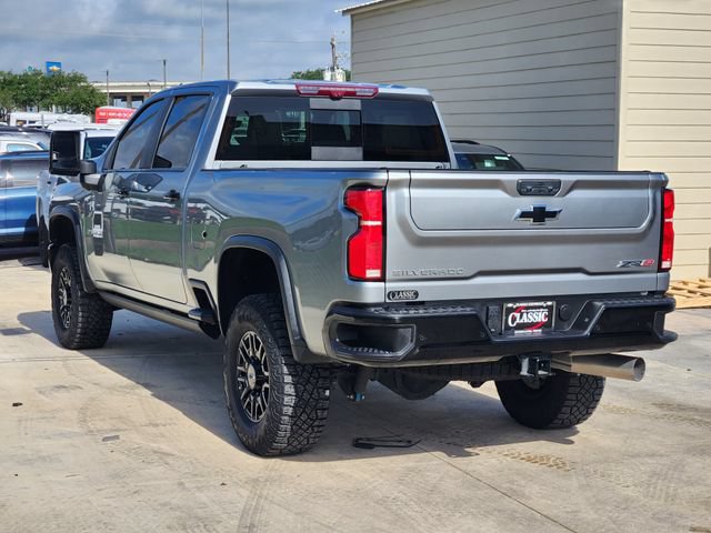 Used 2025 Chevrolet Silverado 2500 ZR2 w/ Technology Package AWD/4WD image 5