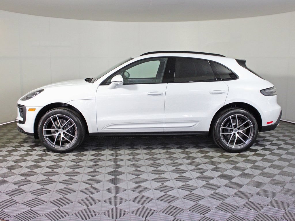 Certified 2026 Porsche Macan AWD/4WD image 2