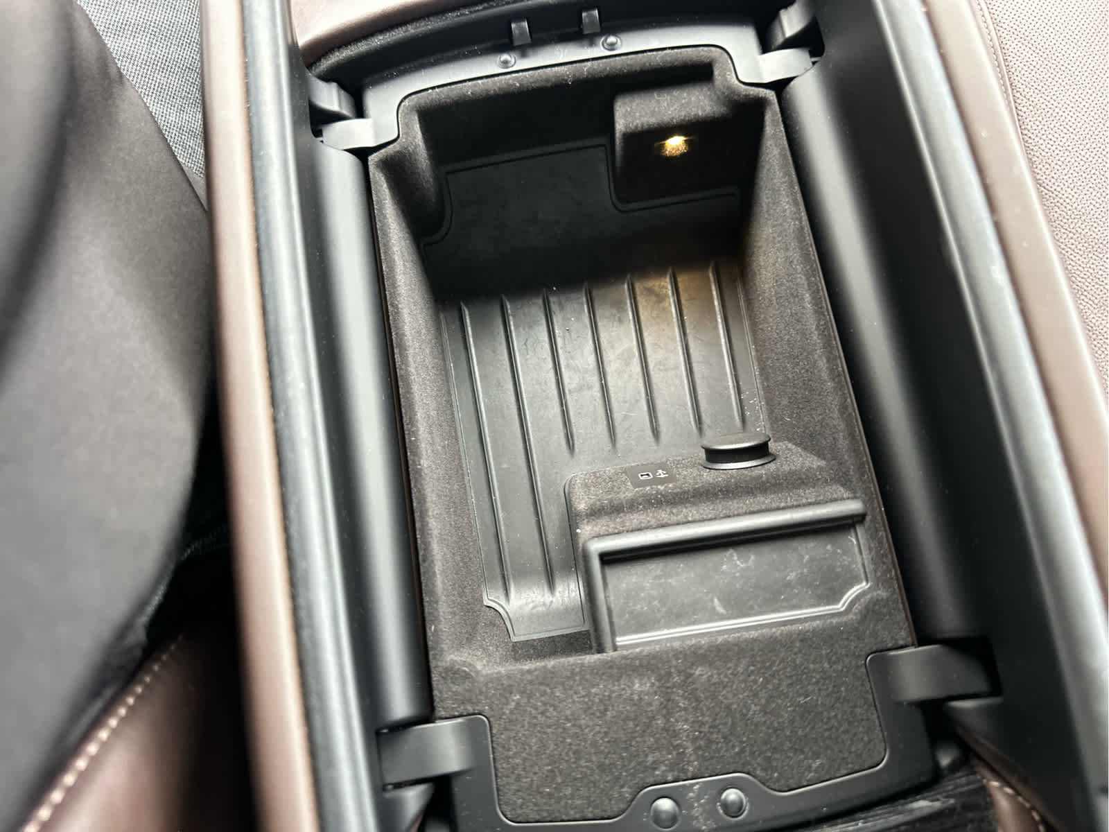 Used 2022 BMW 750i xDrive image 40