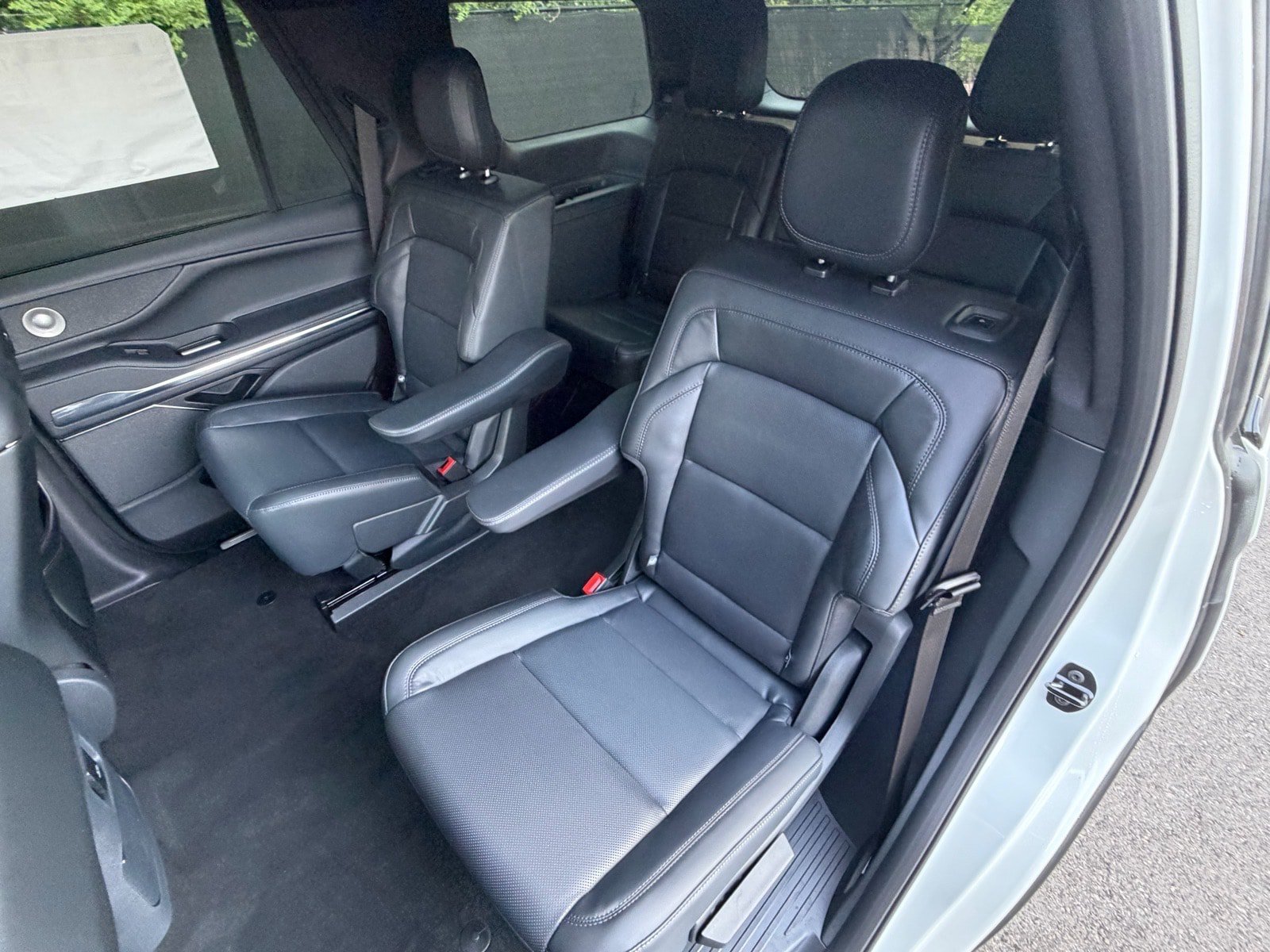 New 2027 Lincoln Navigator Reserve w/ Jet Appearance Package AWD/4WD image 23