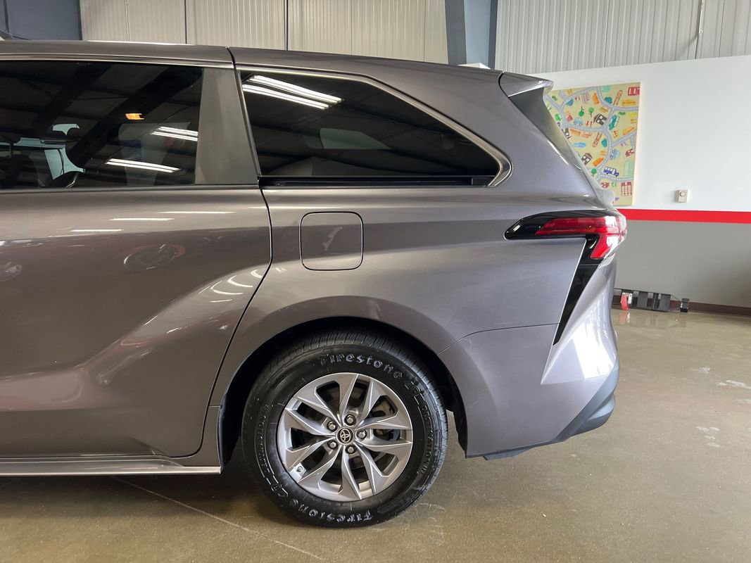 Used 2021 Toyota Sienna LE image 49
