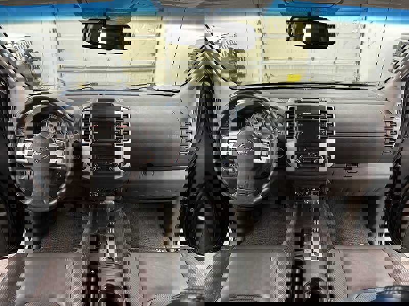 Used 2015 Nissan Xterra PRO-4X w/ Pro-4x Leather Package image 19