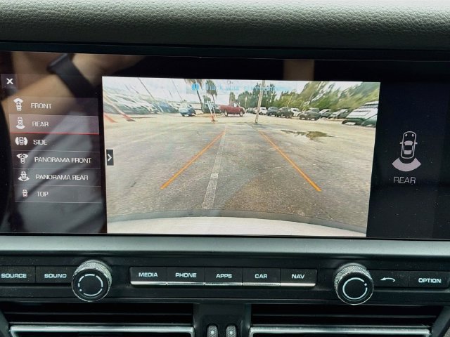 Used 2021 Porsche Macan AWD/4WD image 32