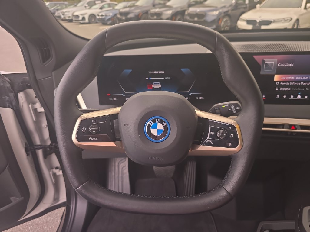 Used 2024 BMW iX xDrive50 AWD/4WD image 17