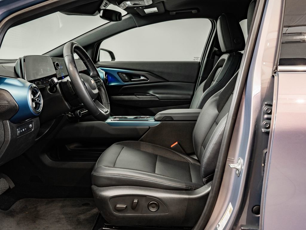 Used 2024 Chevrolet Equinox EV LT FWD image 21