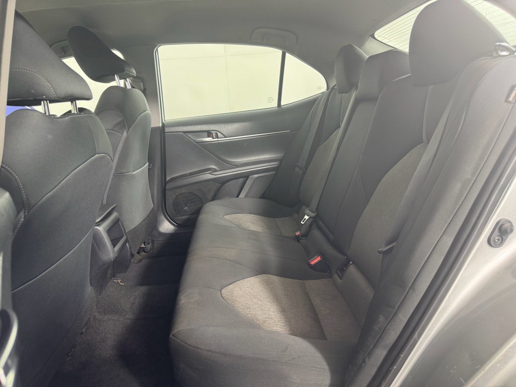 Used 2021 Toyota Camry LE image 33