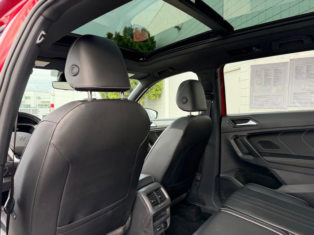 Used 2024 Volkswagen Tiguan SE R-Line image 17