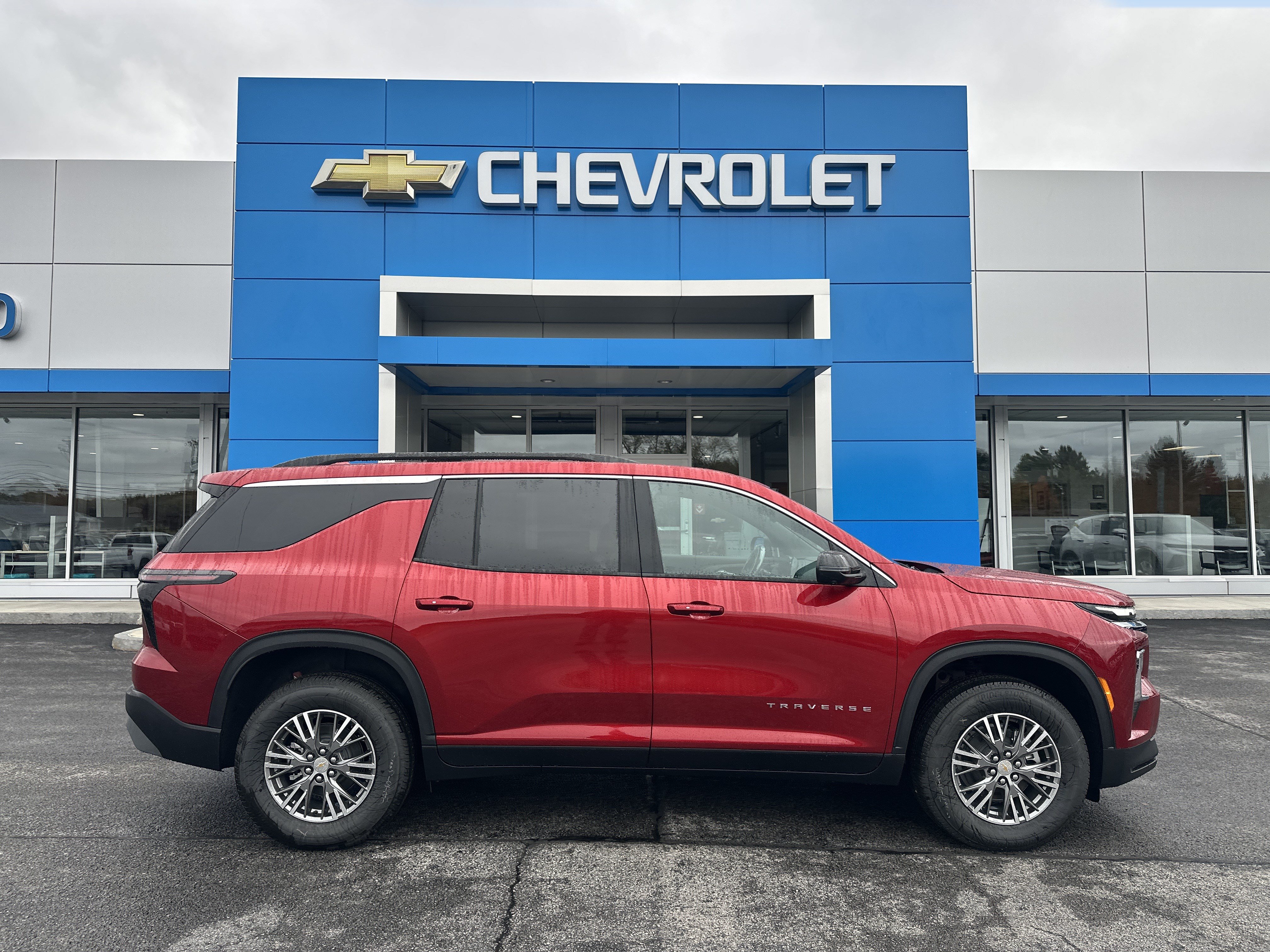 New 2027 Chevrolet Traverse LT w/ Driver Confidence Package