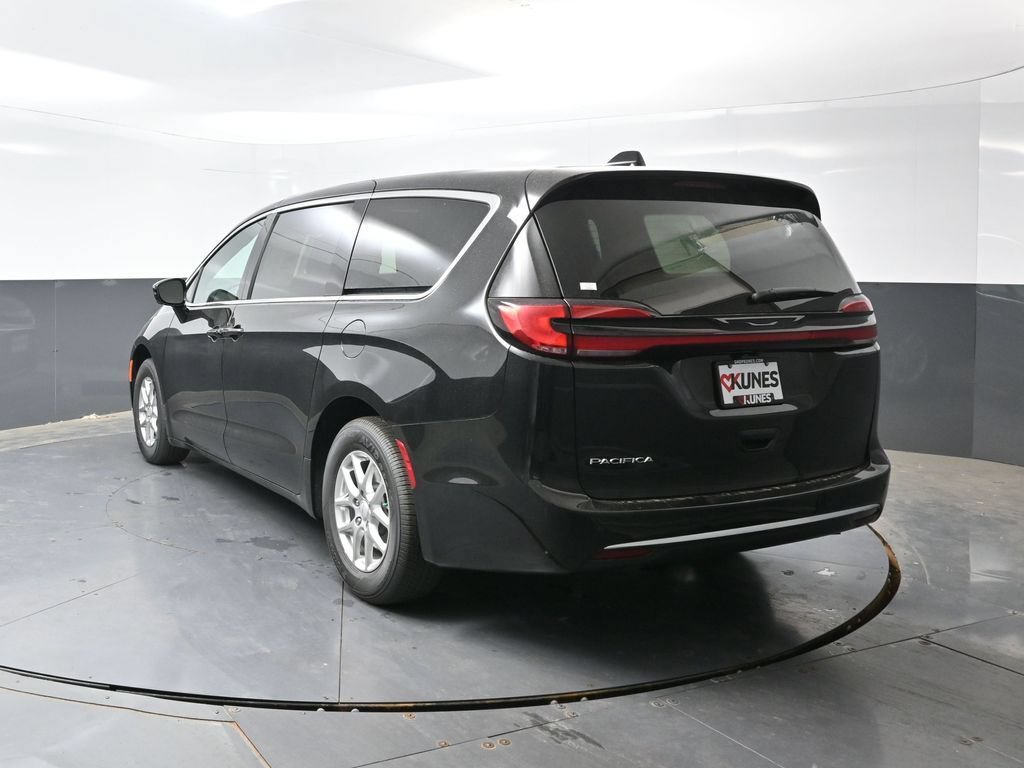 New 2027 Chrysler Pacifica Select w/ Family Tech Group FWD image 7