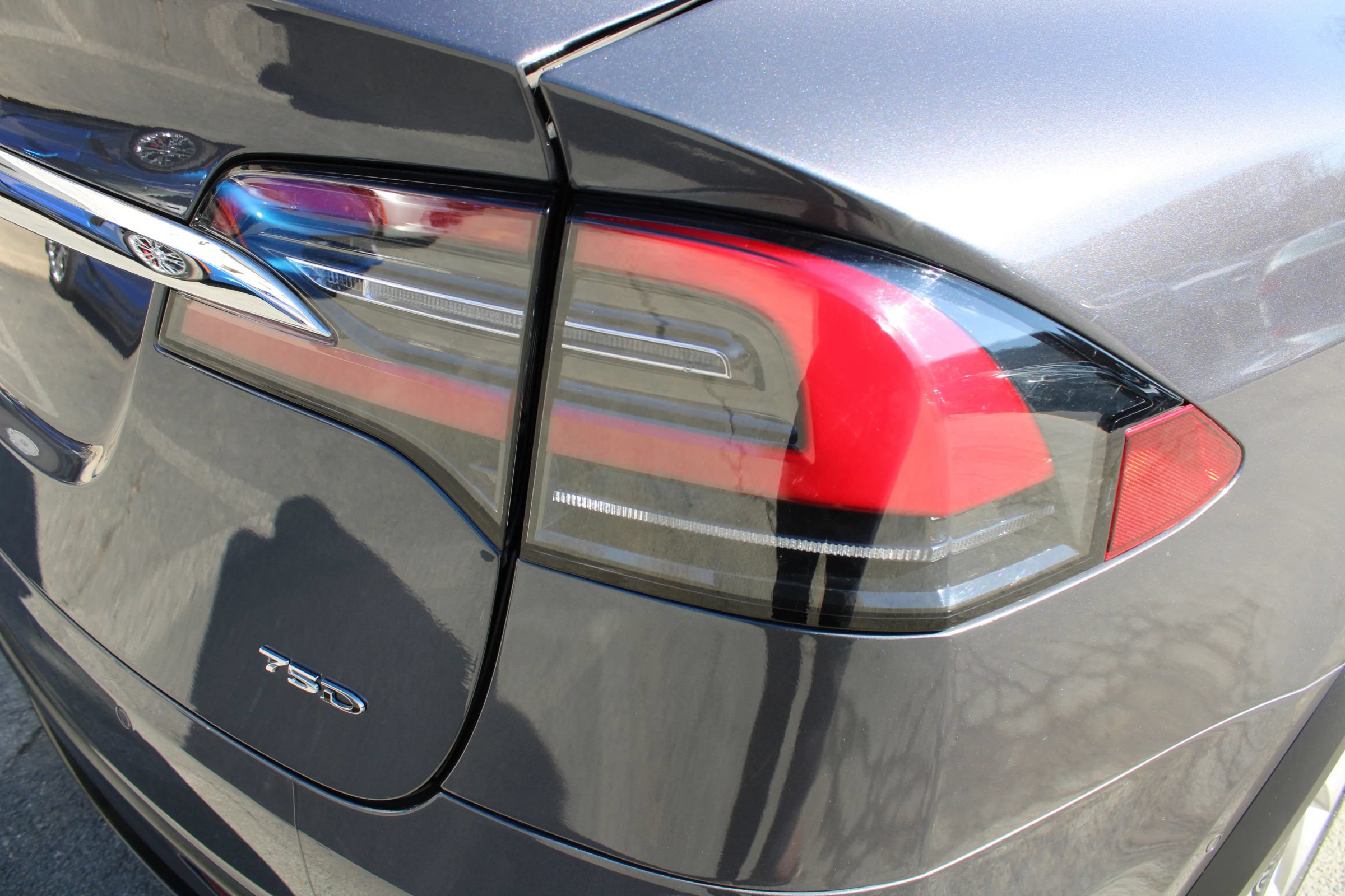 Used 2017 Tesla Model X 75D AWD/4WD image 35