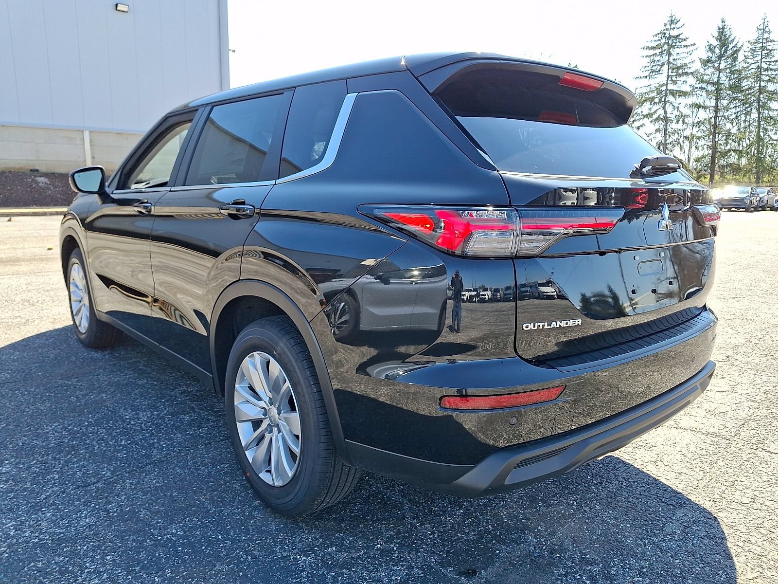 New 2026 Mitsubishi Outlander ES AWD/4WD image 5