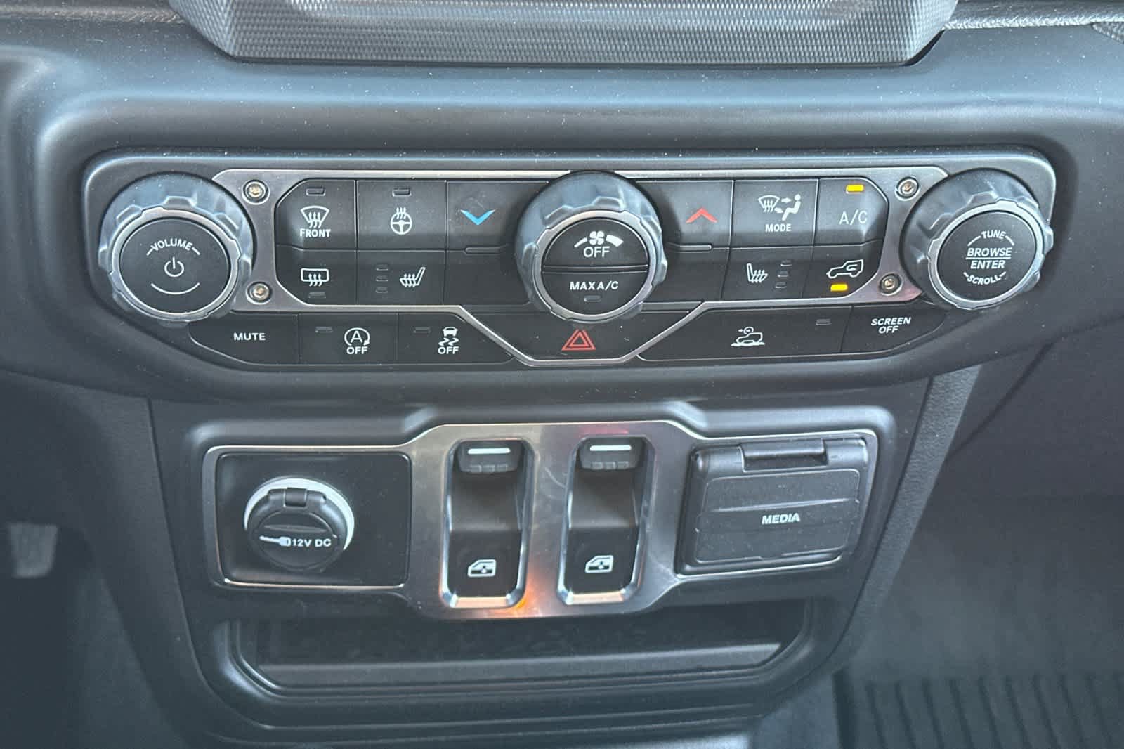 Used 2023 Jeep Wrangler Sport AWD/4WD image 20