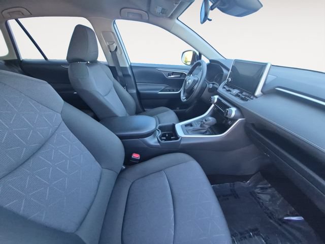 Used 2025 Toyota RAV4 XLE AWD/4WD image 14