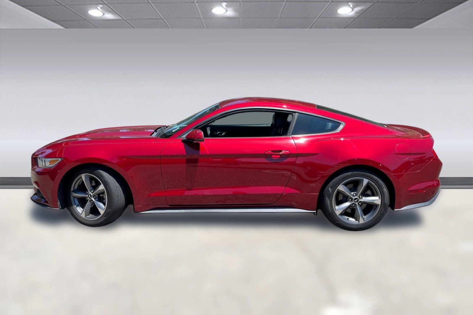 Used 2016 Ford Mustang Premium RWD image 2