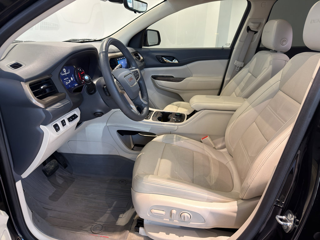 Used 2023 GMC Acadia Denali w/ Black Diamond Edition image 12