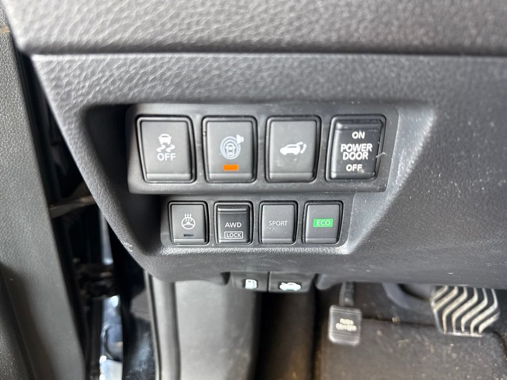 Used 2017 Nissan Rogue SL w/ SL Premium Package AWD/4WD image 16