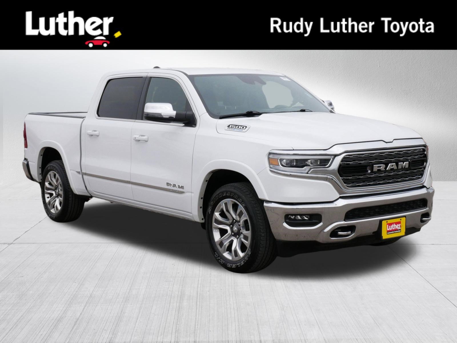 Used 2024 RAM 1500 Limited AWD/4WD image 1