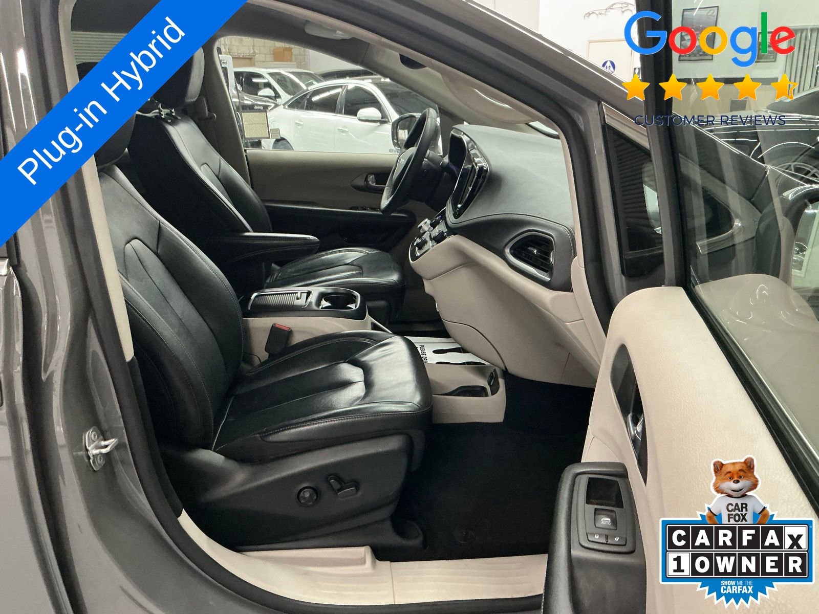 Used 2022 Chrysler Pacifica Touring-L w/ Uconnect Theater Family Group image 12