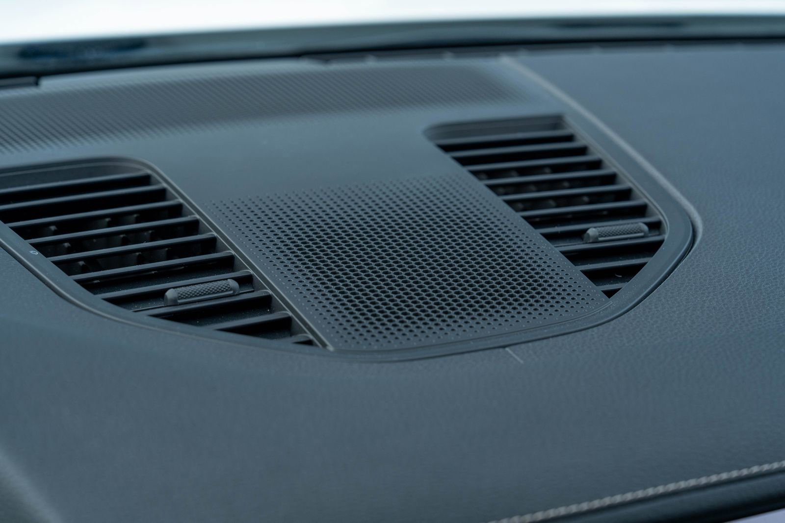 Certified 2025 Porsche Panamera image 27