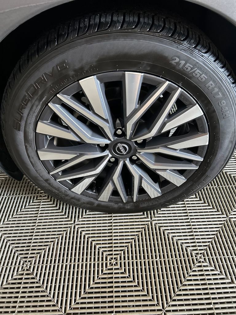 Used 2024 Nissan Altima 2.5 SV image 10