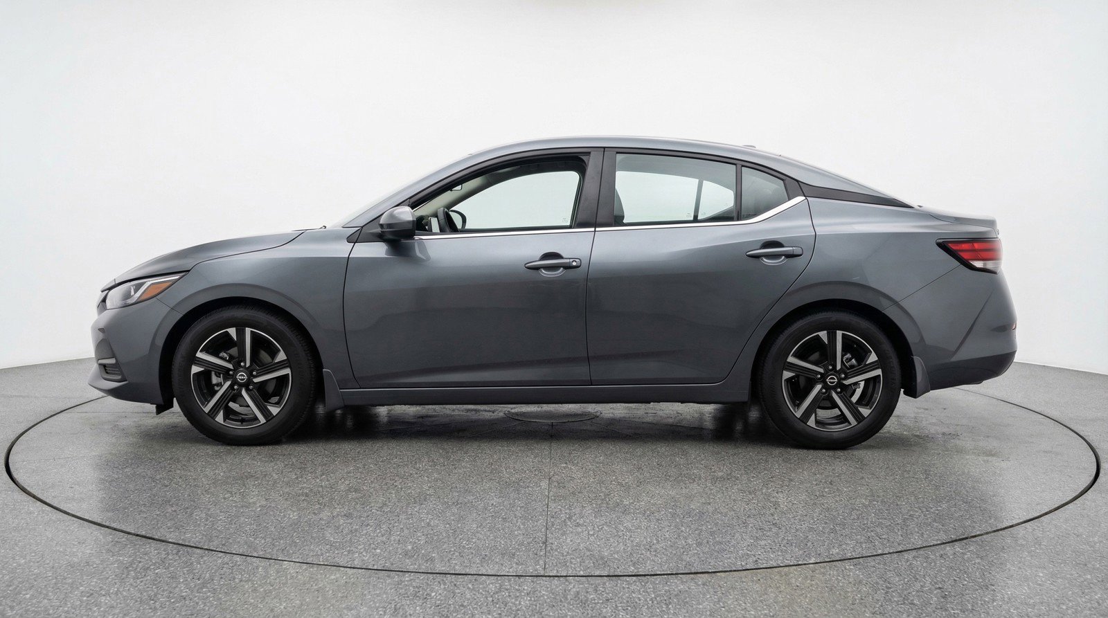 Used 2025 Nissan Sentra SV image 5