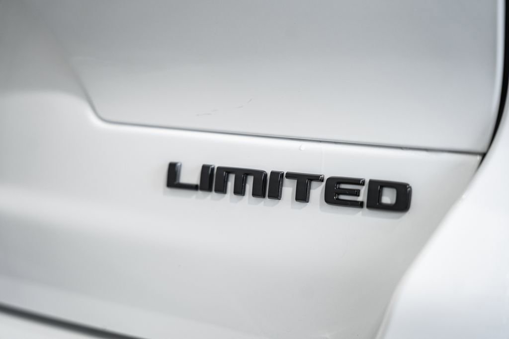 New 2025 Jeep Grand Cherokee L Limited w/ Luxury Tech Group II image 8