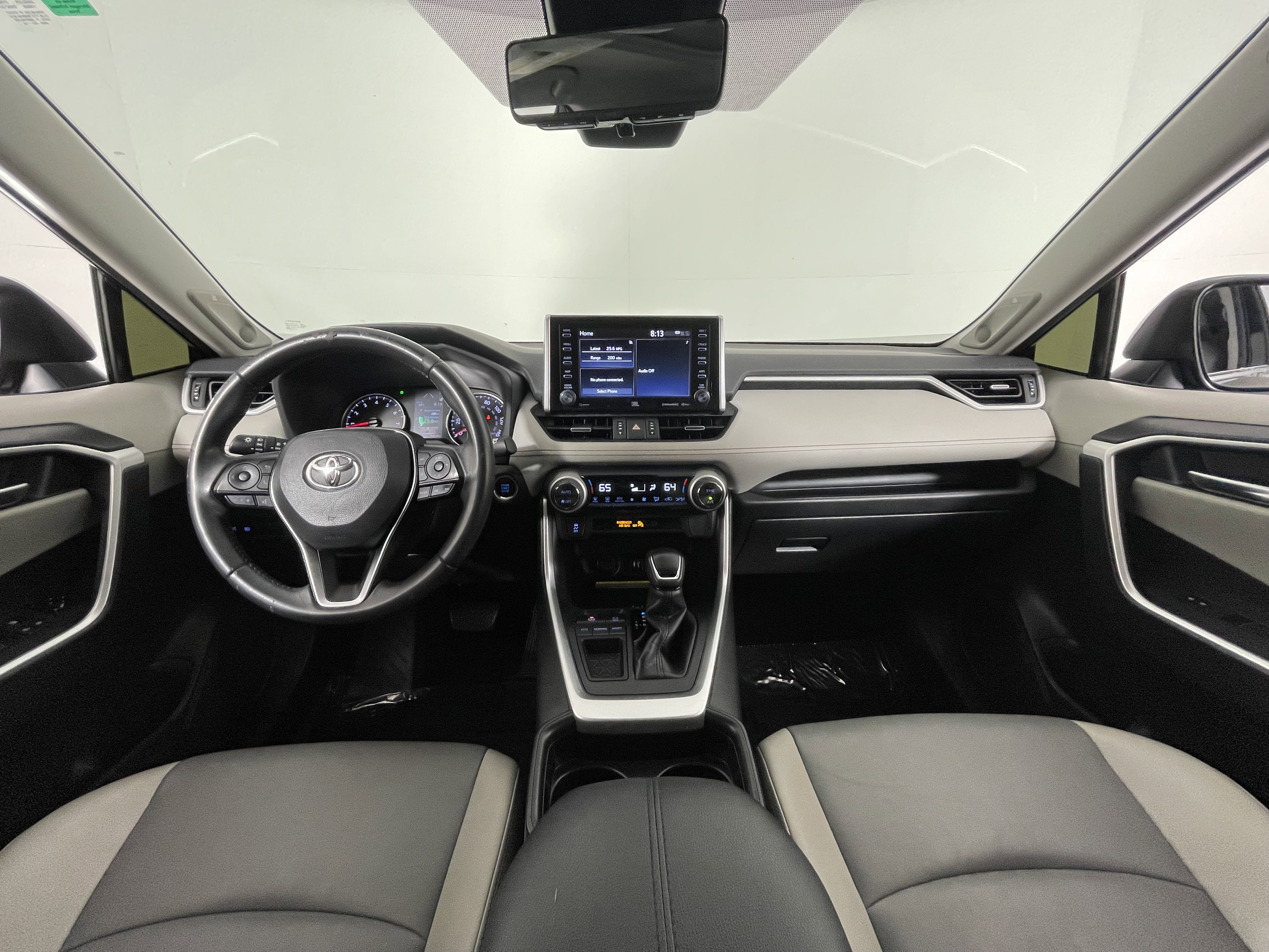 Used 2019 Toyota RAV4 XLE Premium image 11