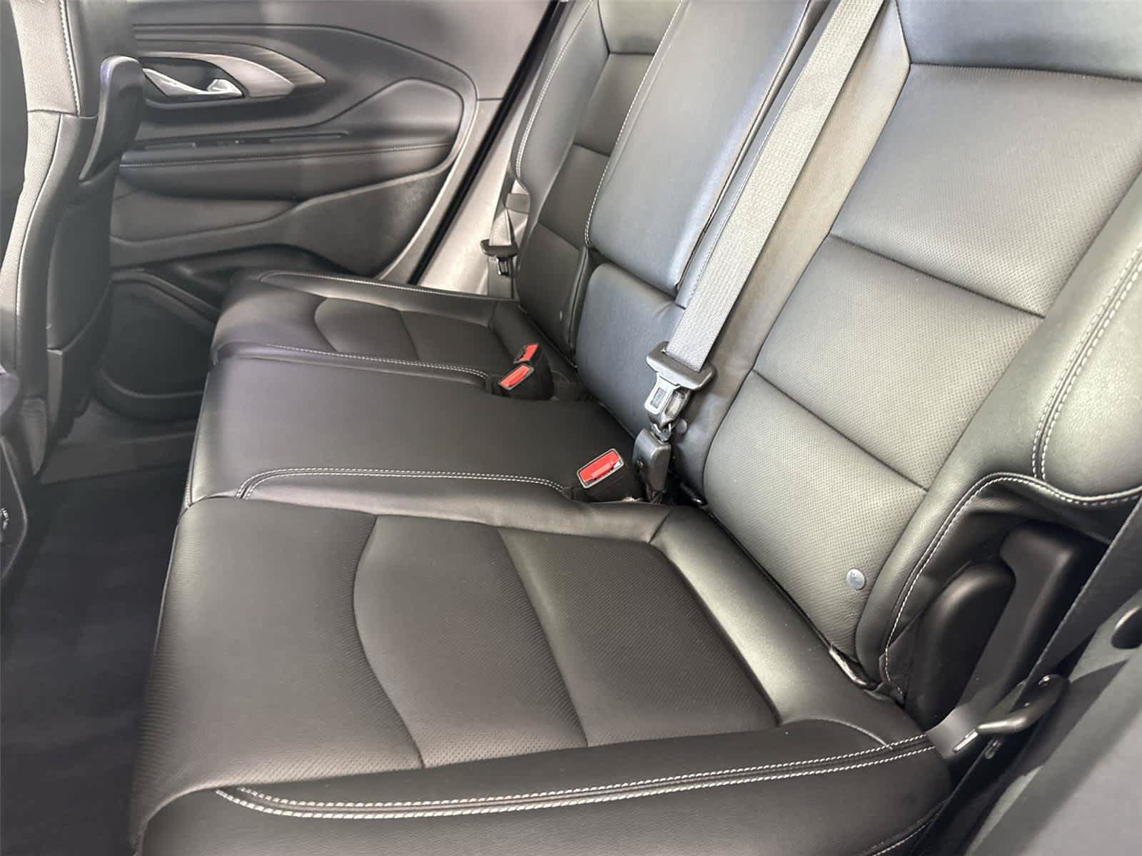 Used 2023 GMC Terrain SLT AWD/4WD image 15