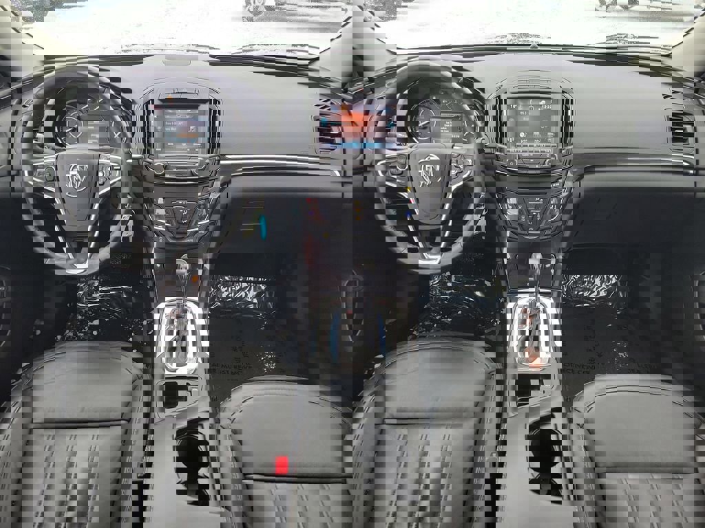 Used 2016 Buick Regal image 9