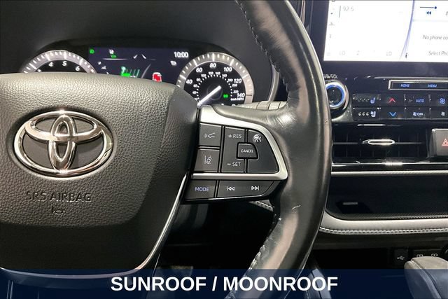 Used 2021 Toyota Highlander Platinum AWD/4WD image 16