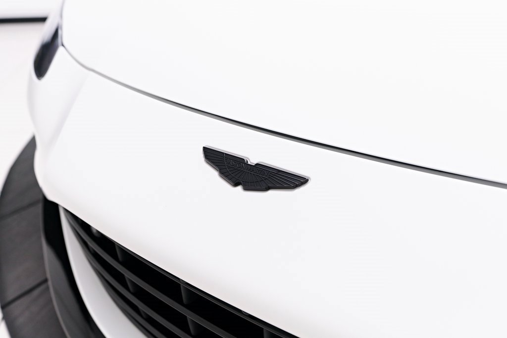 Used 2023 Aston Martin V8 Vantage Roadster image 24