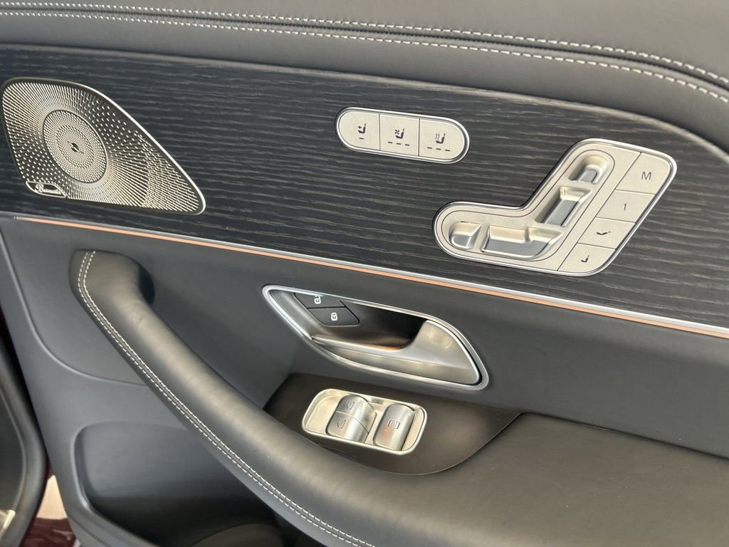 Used 2023 Mercedes-Benz Maybach GLS 600 4MATIC image 43