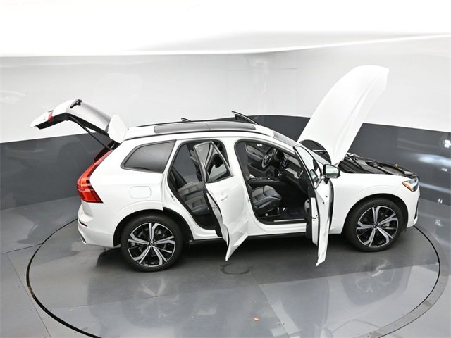 Used 2022 Volvo XC60 B6 R-Design w/ Protection Package Premier image 47