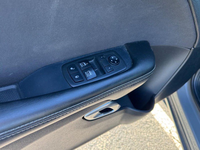 Used 2019 Dodge Challenger R/T RWD image 13