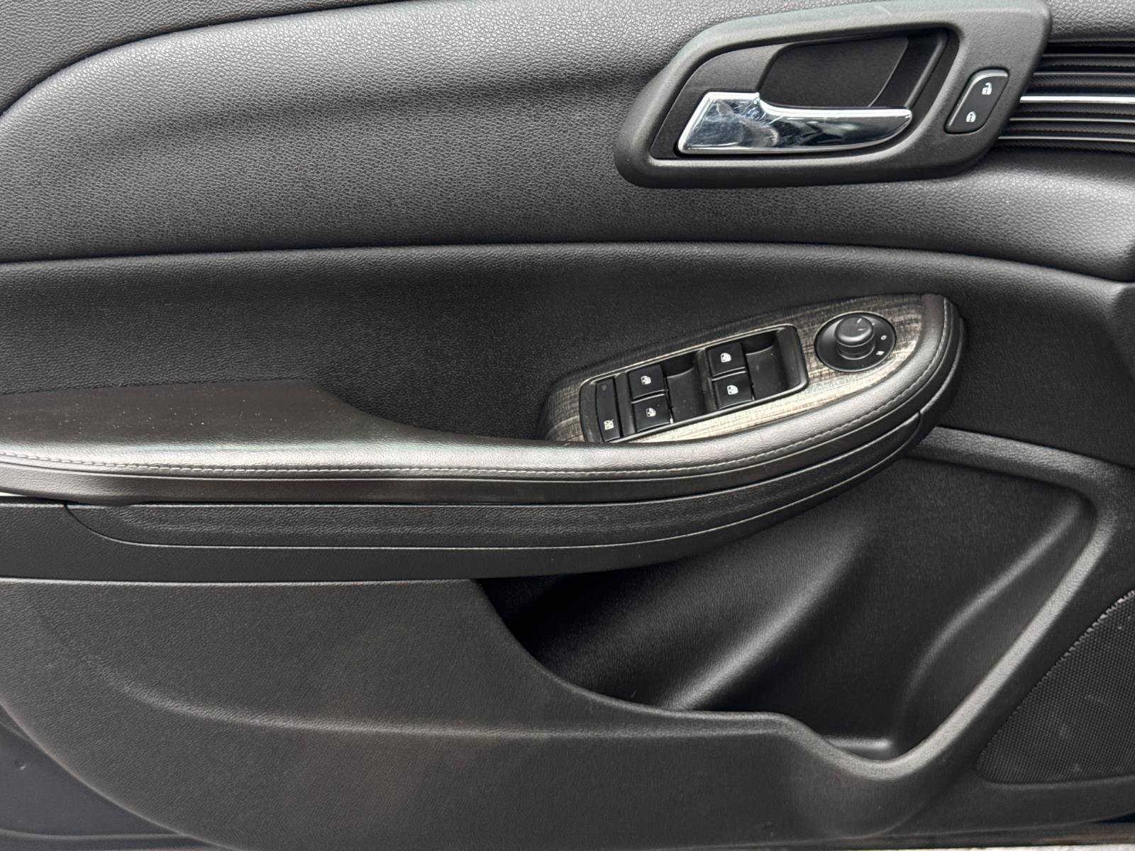 Used 2015 Chevrolet Malibu LT w/ Power Convenience Package image 14